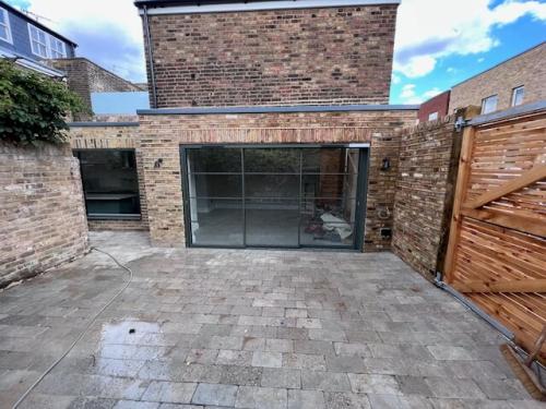 Contemporary Comfort: Home Extension